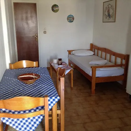 Aparthotel Stavros
