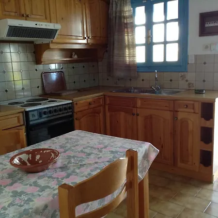 Stavros Aparthotel Istro